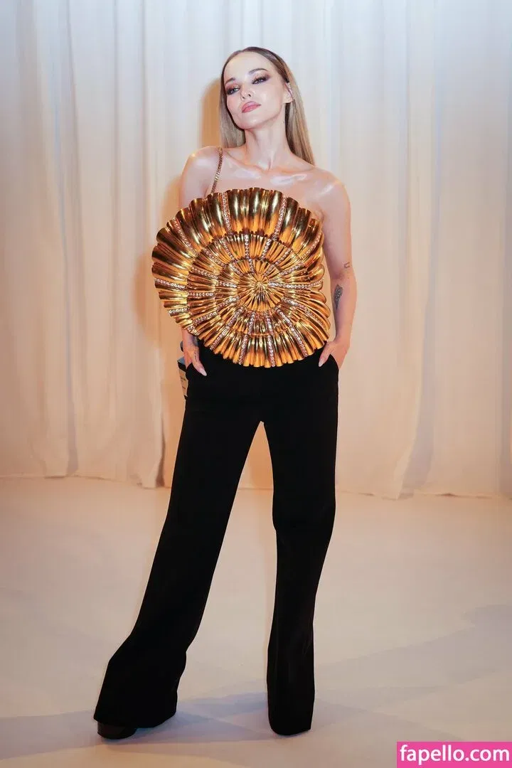 Dove Cameron Onlyfans Photo Gallery 