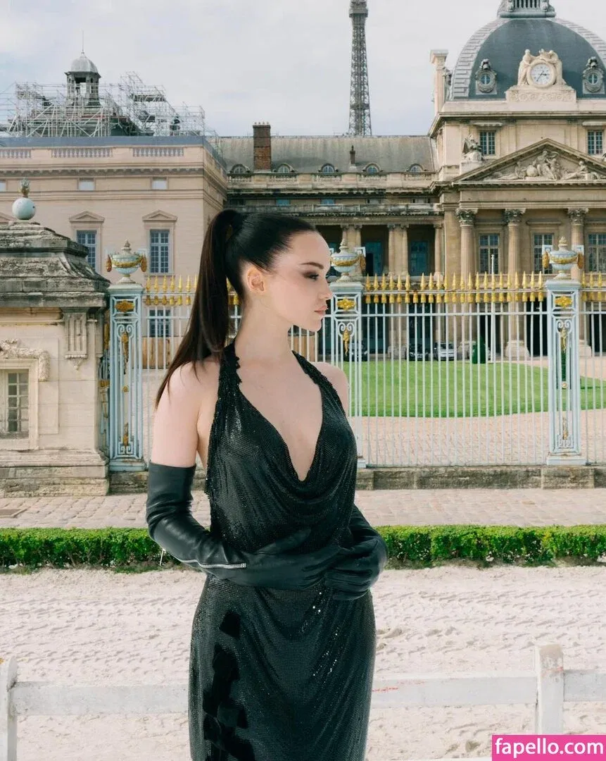 Dove Cameron Onlyfans Photo Gallery 