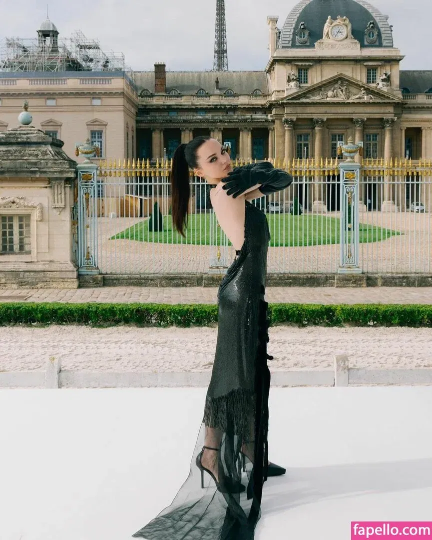 Dove Cameron Onlyfans Photo Gallery 