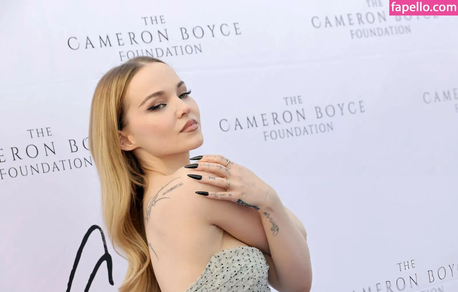 Dove Cameron Onlyfans Photo Gallery 