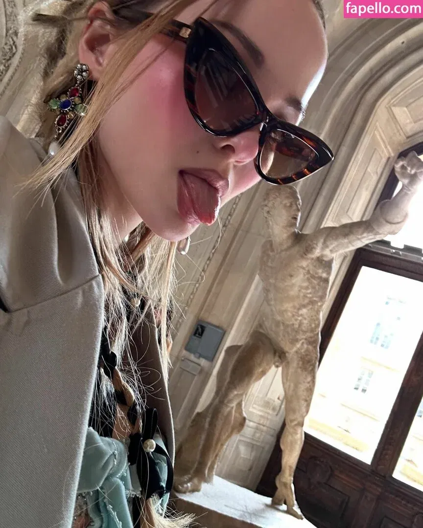 Dove Cameron Onlyfans Photo Gallery 