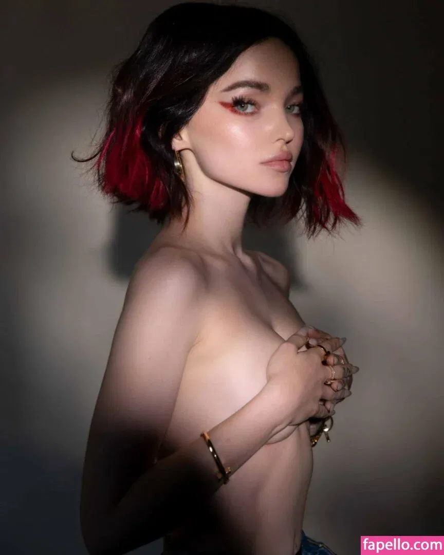 Dove Cameron Onlyfans Photo Gallery 