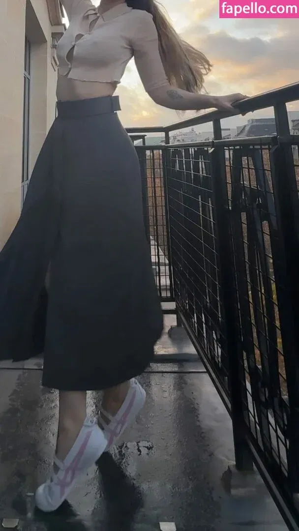 Dove Cameron Onlyfans Photo Gallery 