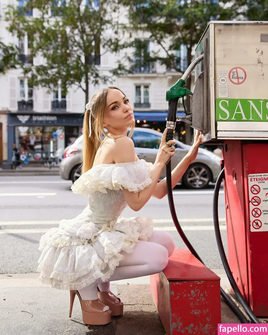 Dove Cameron Onlyfans Photo Gallery 