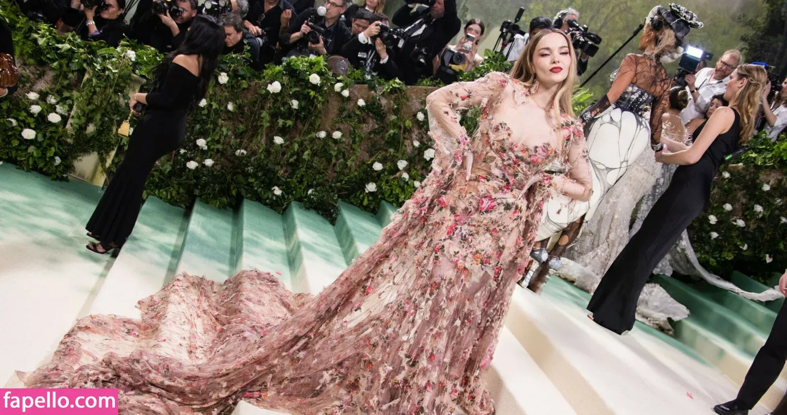 Dove Cameron Onlyfans Photo Gallery 