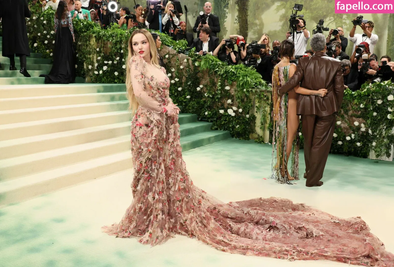 Dove Cameron Onlyfans Photo Gallery 