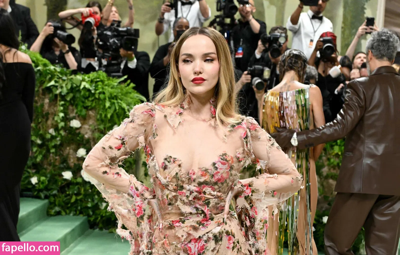 Dove Cameron Onlyfans Photo Gallery 