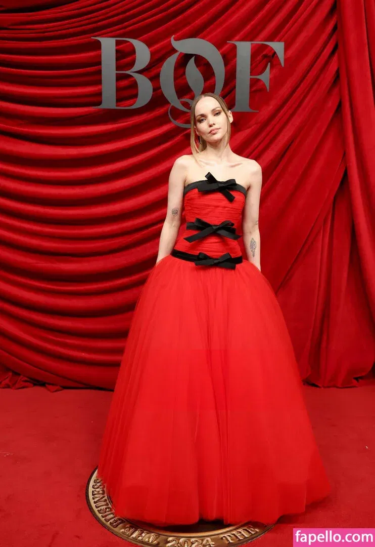 Dove Cameron Onlyfans Photo Gallery 