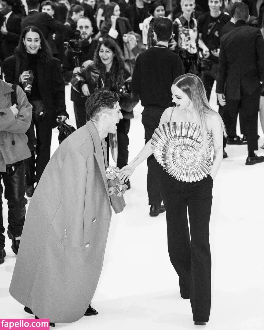 Dove Cameron Onlyfans Photo Gallery 