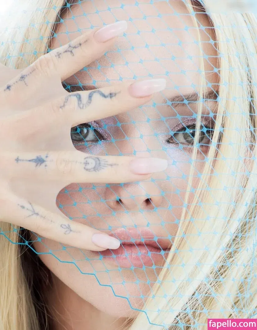 Dove Cameron Onlyfans Photo Gallery 