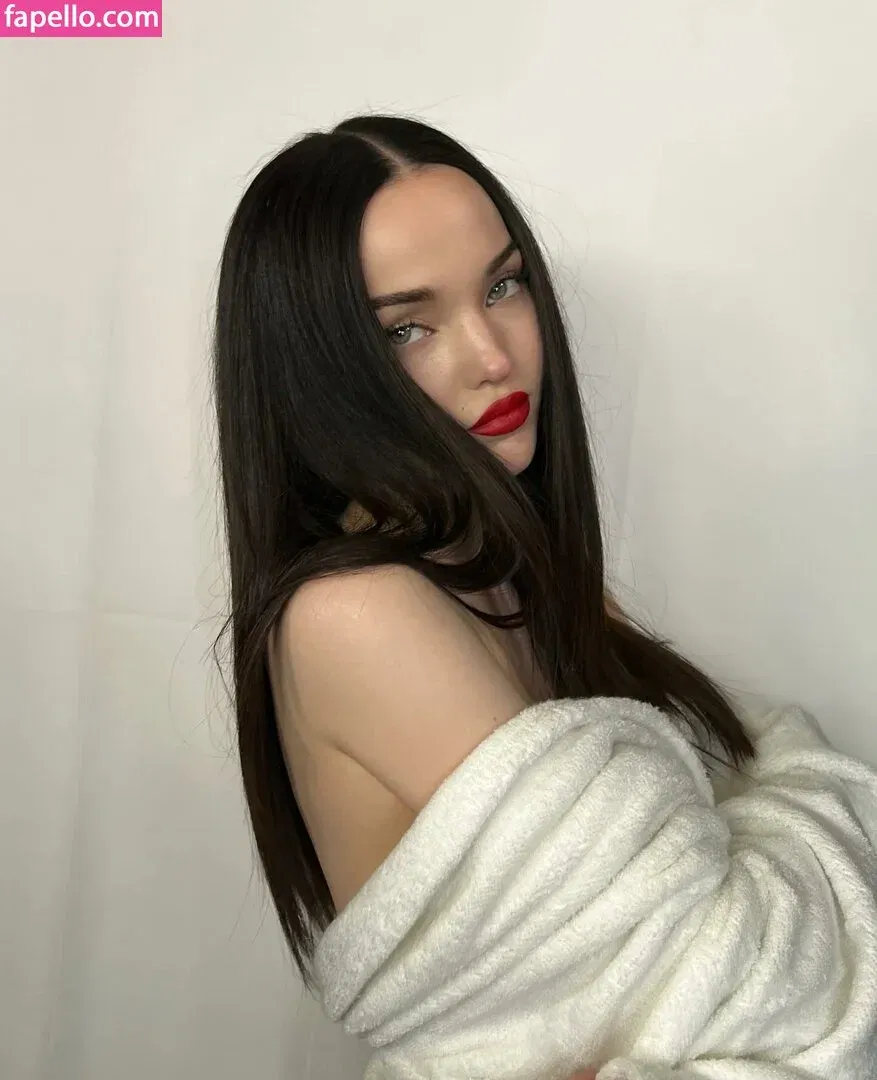 Dove Cameron Onlyfans Photo Gallery 