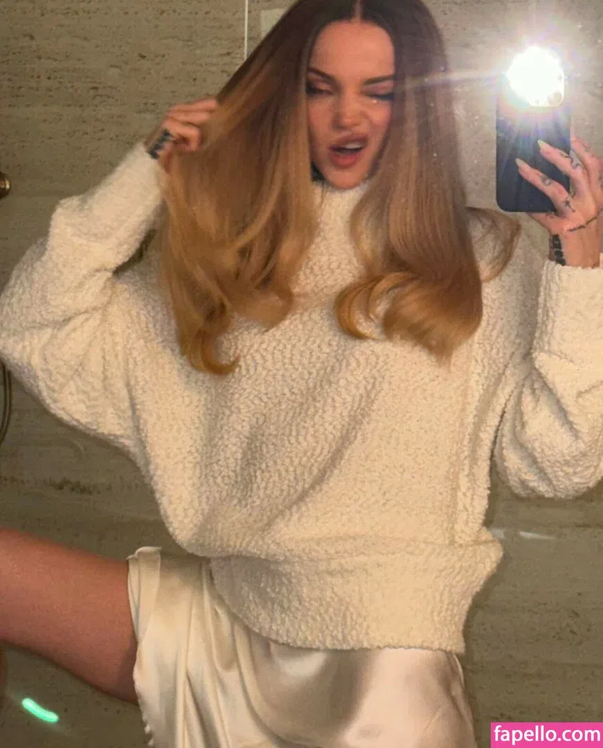 Dove Cameron Onlyfans Photo Gallery 