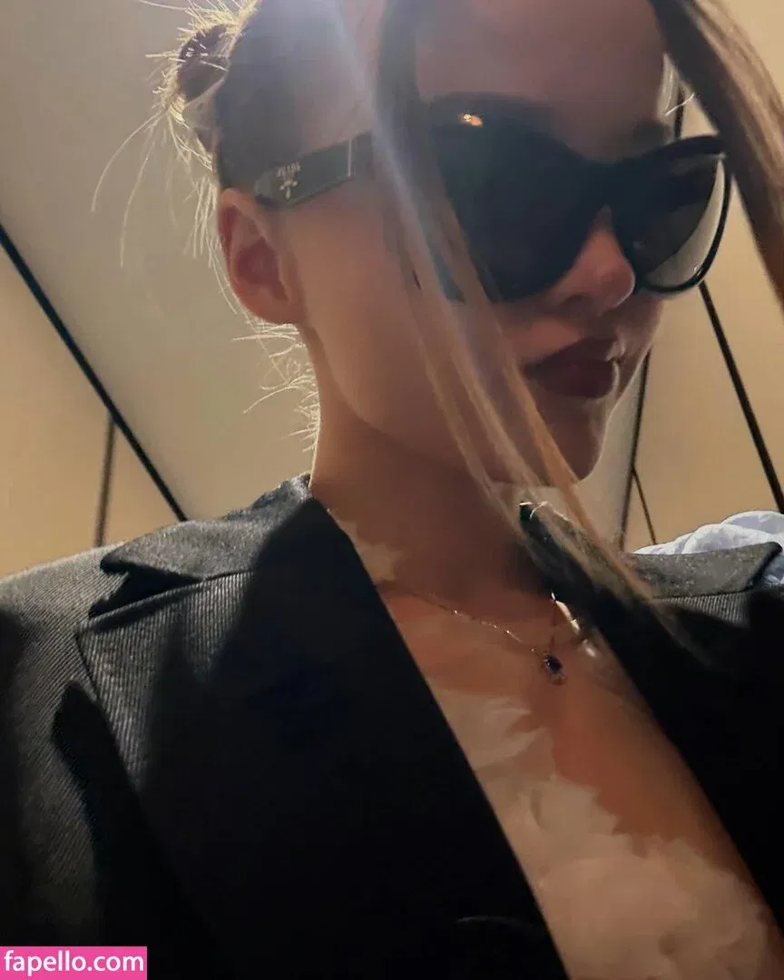 Dove Cameron Onlyfans Photo Gallery 