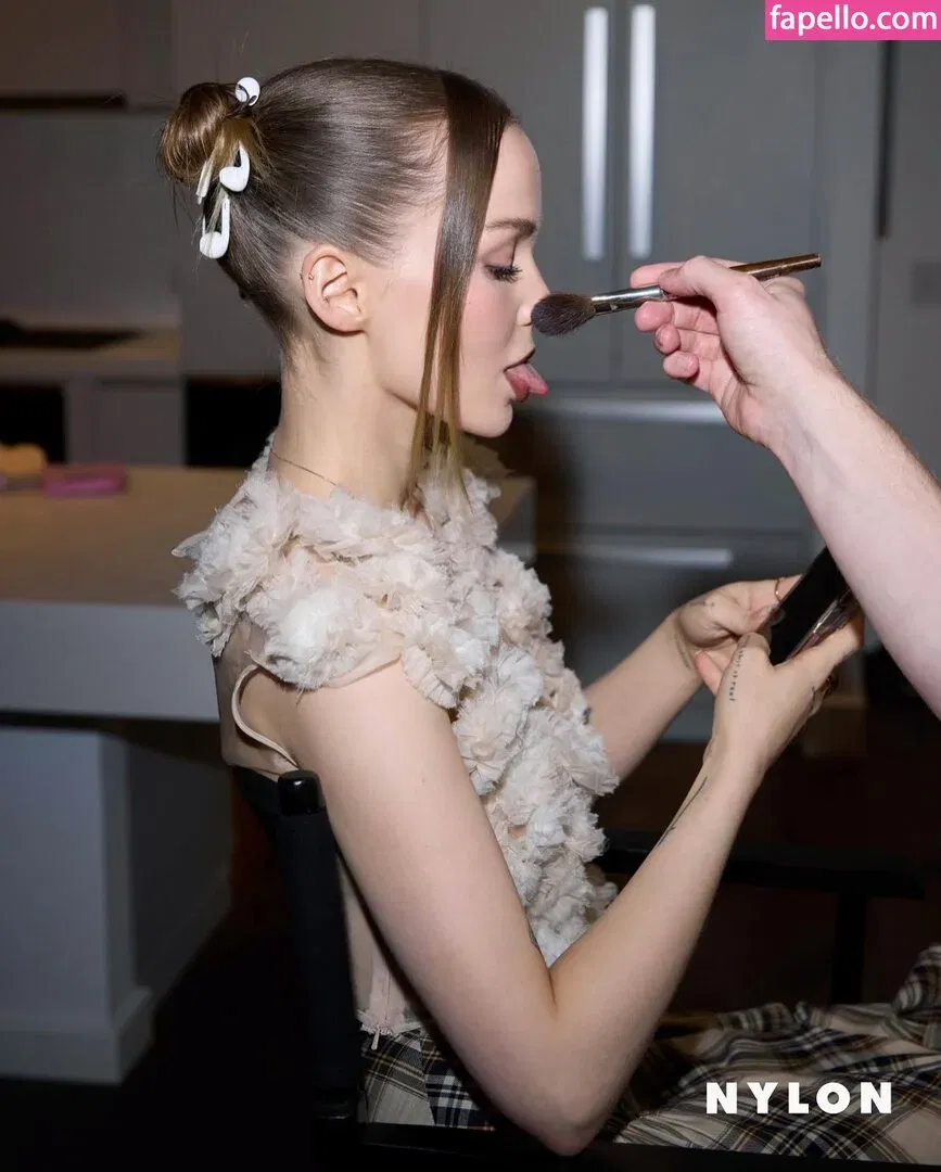 Dove Cameron Onlyfans Photo Gallery 