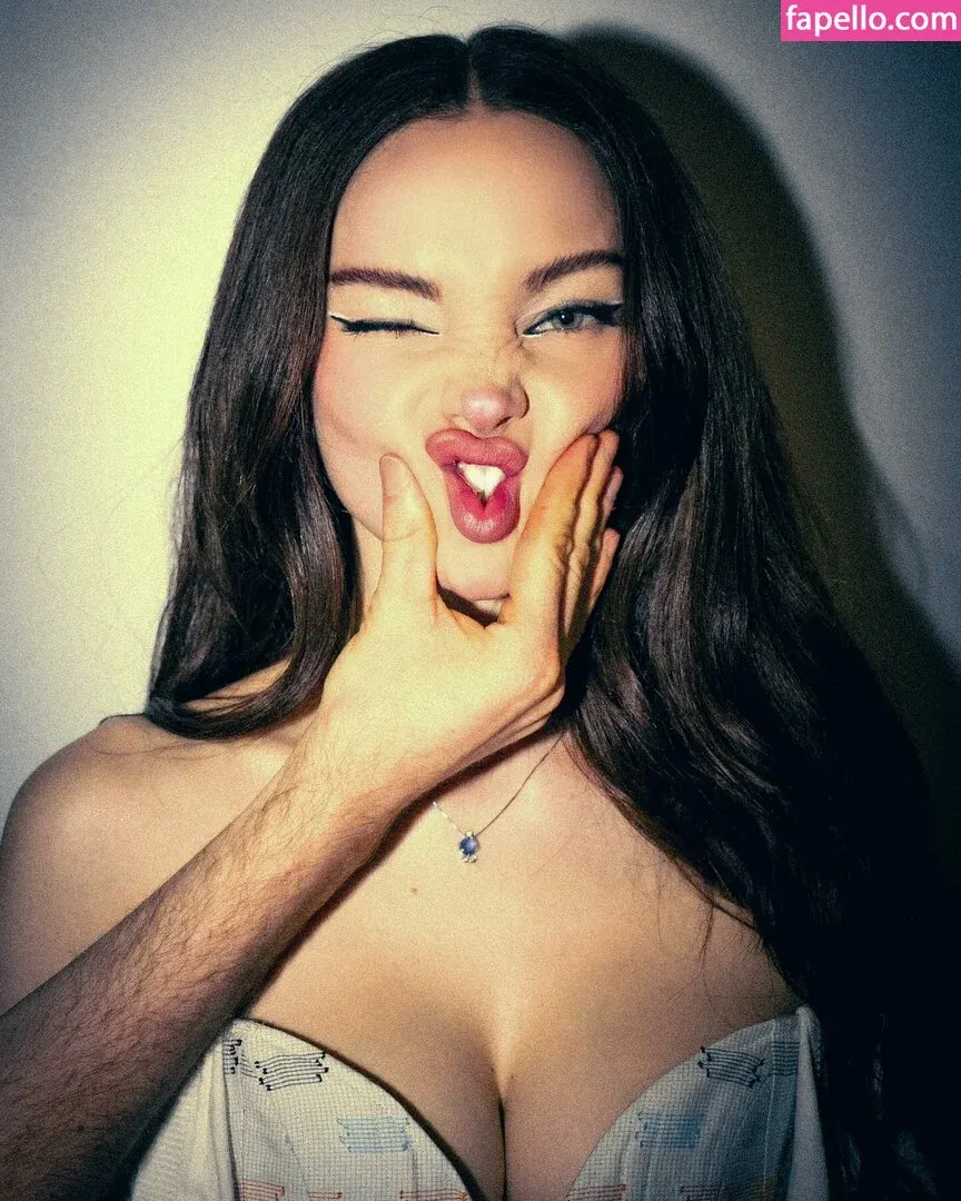 Dove Cameron Onlyfans Photo Gallery 