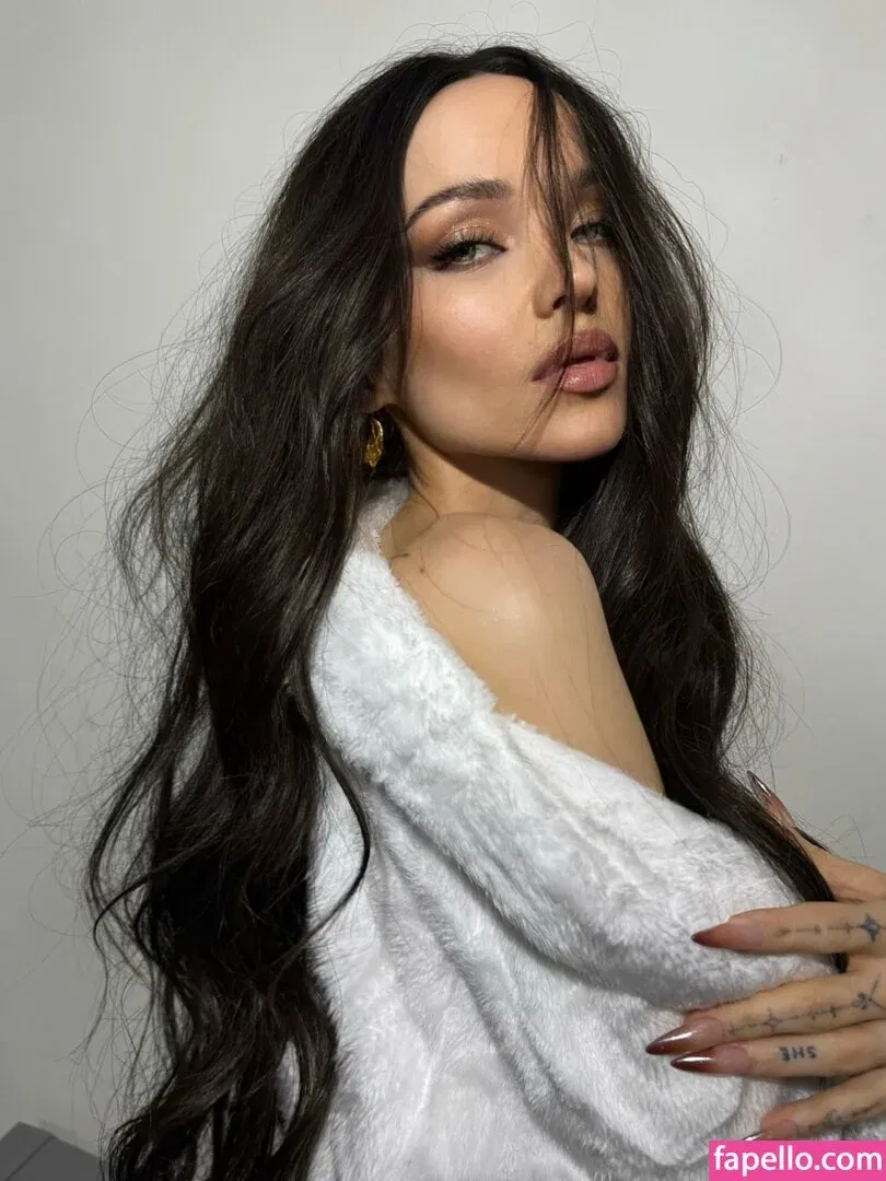 Dove Cameron Onlyfans Photo Gallery 