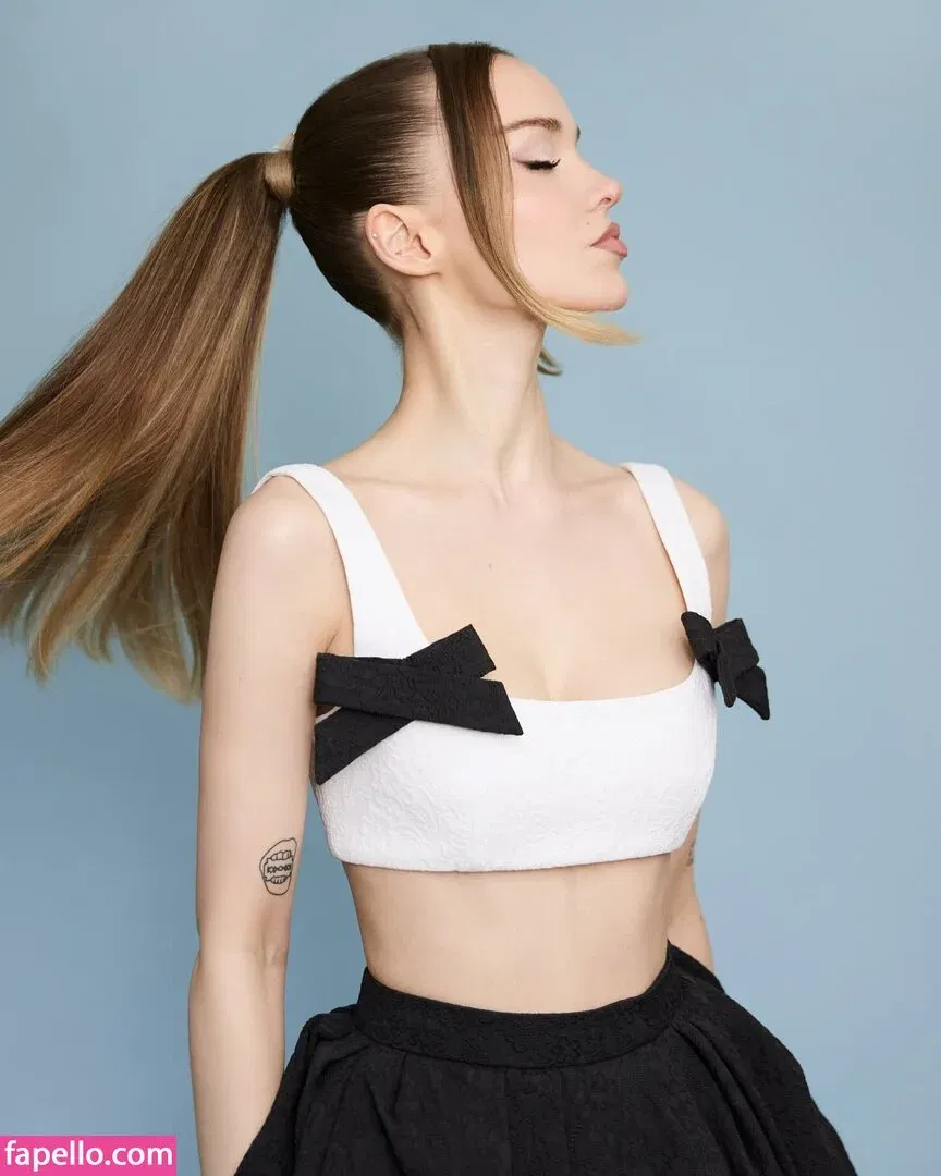 Dove Cameron Onlyfans Photo Gallery 