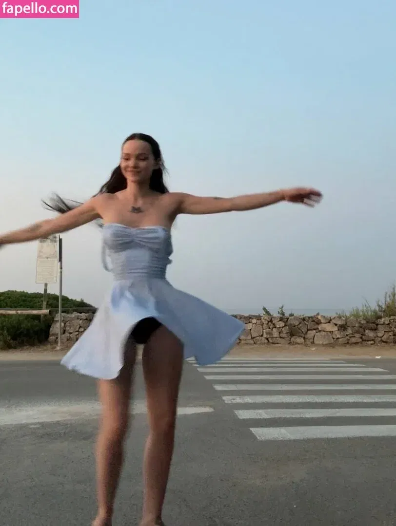 Dove Cameron Onlyfans Photo Gallery 