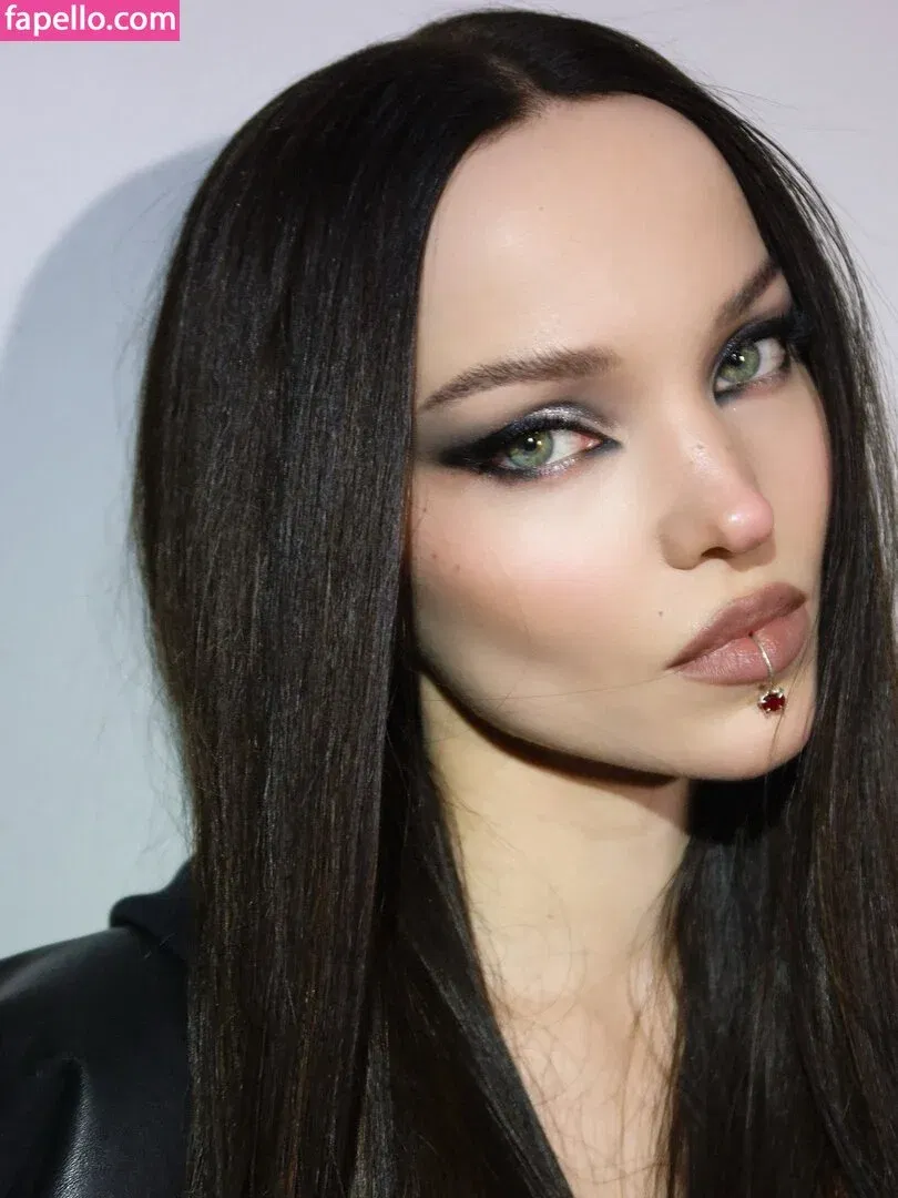 Dove Cameron Onlyfans Photo Gallery 