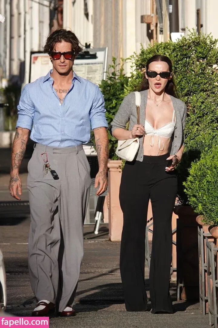 Dove Cameron Onlyfans Photo Gallery 