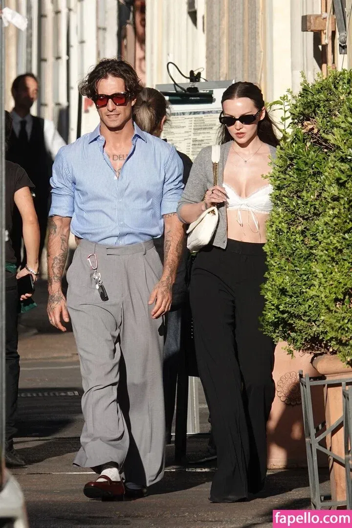 Dove Cameron Onlyfans Photo Gallery 