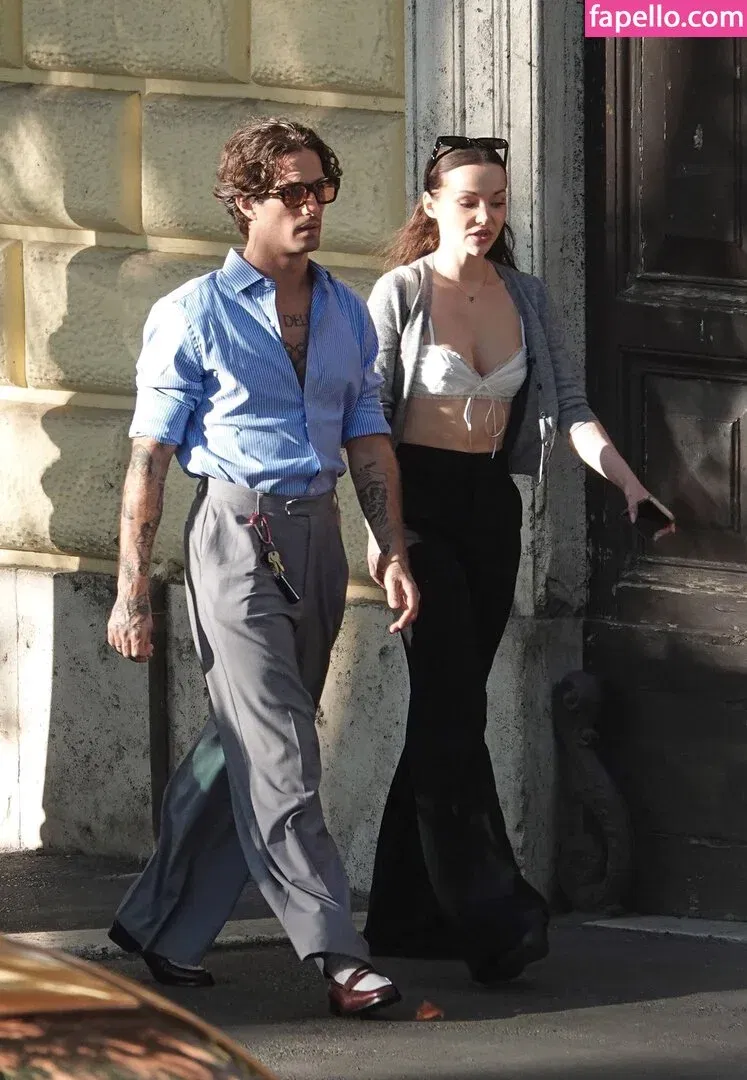 Dove Cameron Onlyfans Photo Gallery 