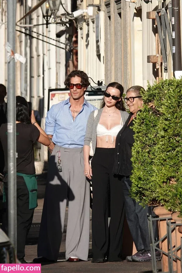 Dove Cameron Onlyfans Photo Gallery 