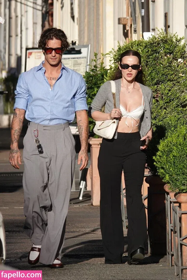 Dove Cameron Onlyfans Photo Gallery 