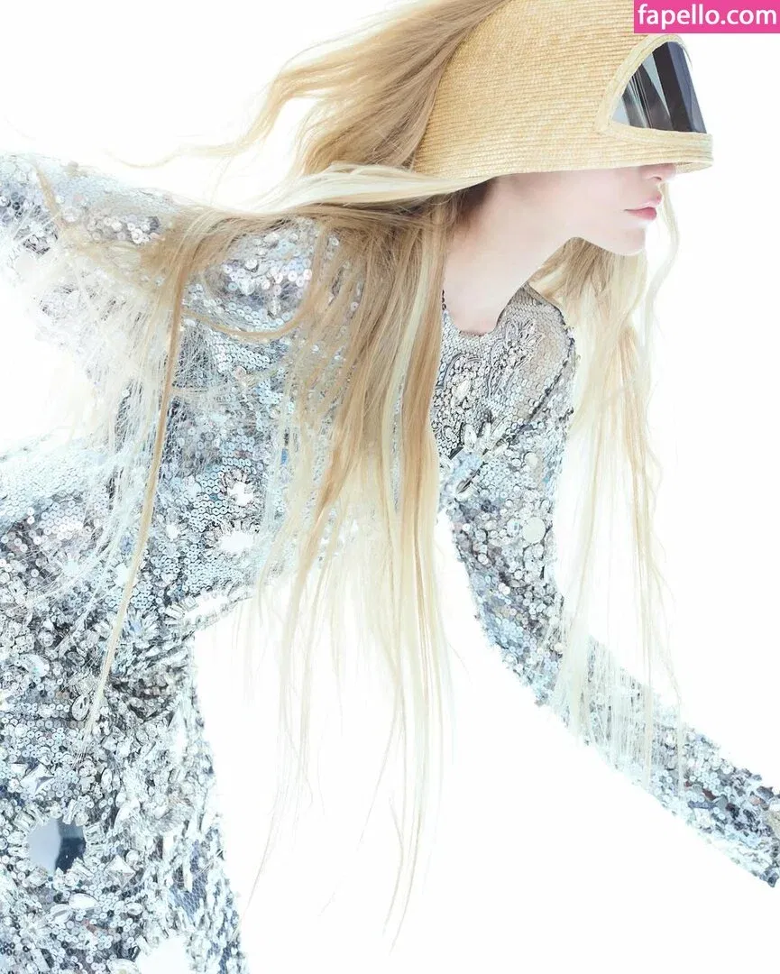 Dove Cameron Onlyfans Photo Gallery 