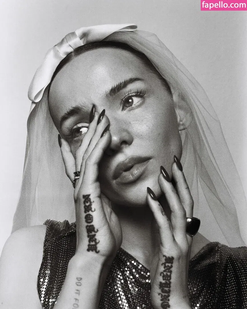 Dove Cameron Onlyfans Photo Gallery 