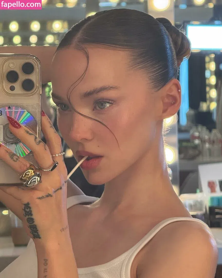 Dove Cameron Onlyfans Photo Gallery 