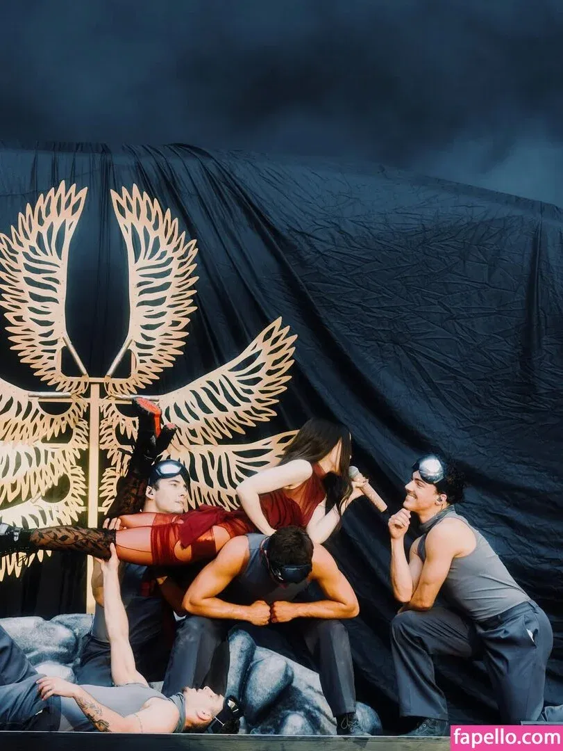 Dove Cameron Onlyfans Photo Gallery 