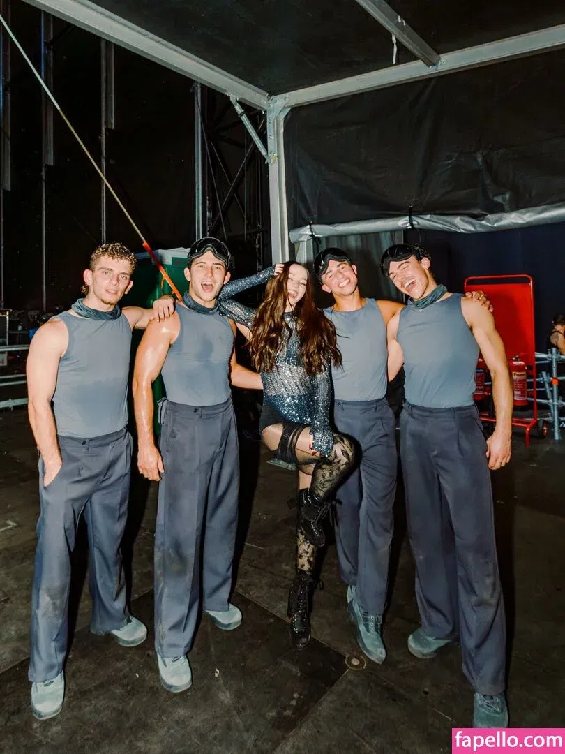 Dove Cameron Onlyfans Photo Gallery 