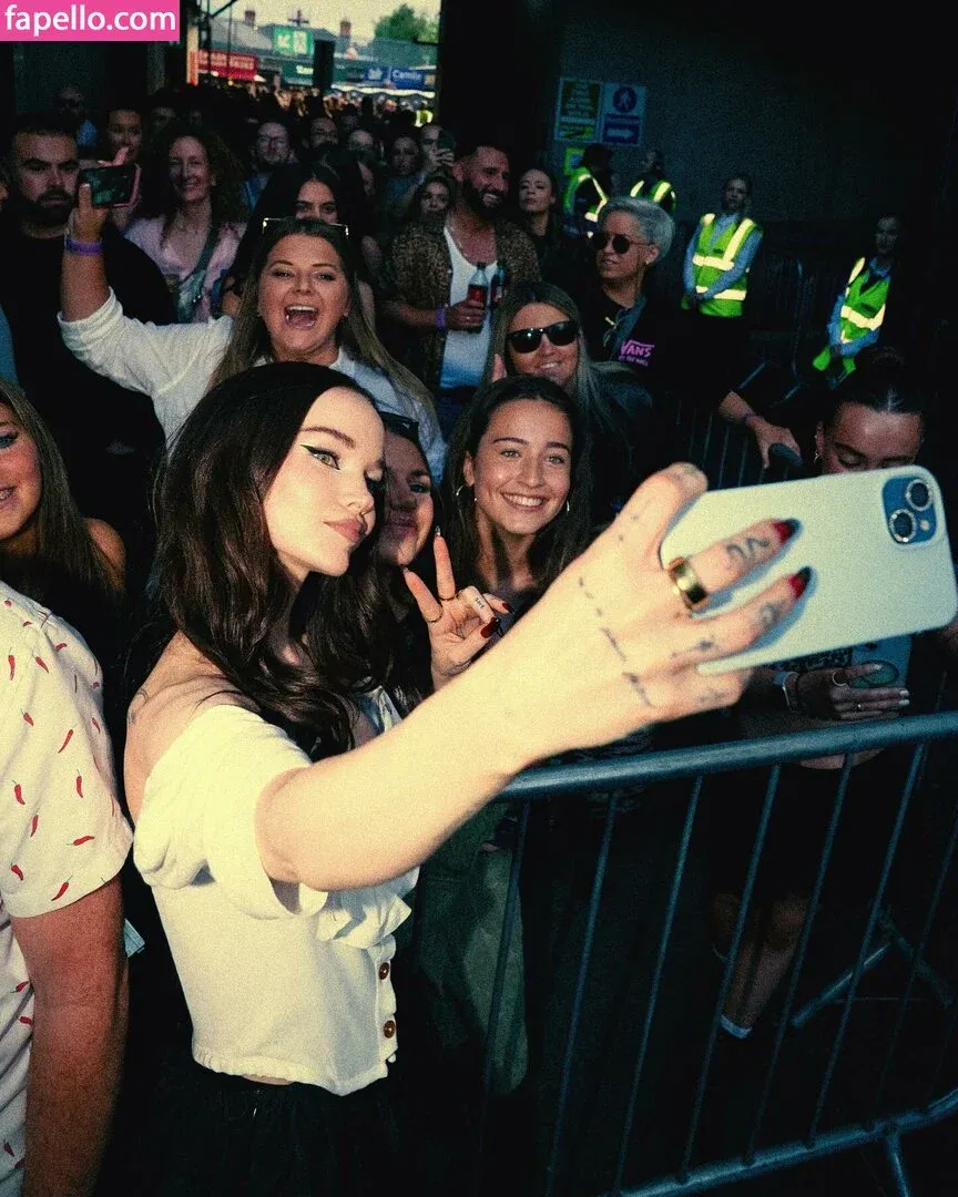 Dove Cameron Onlyfans Photo Gallery 