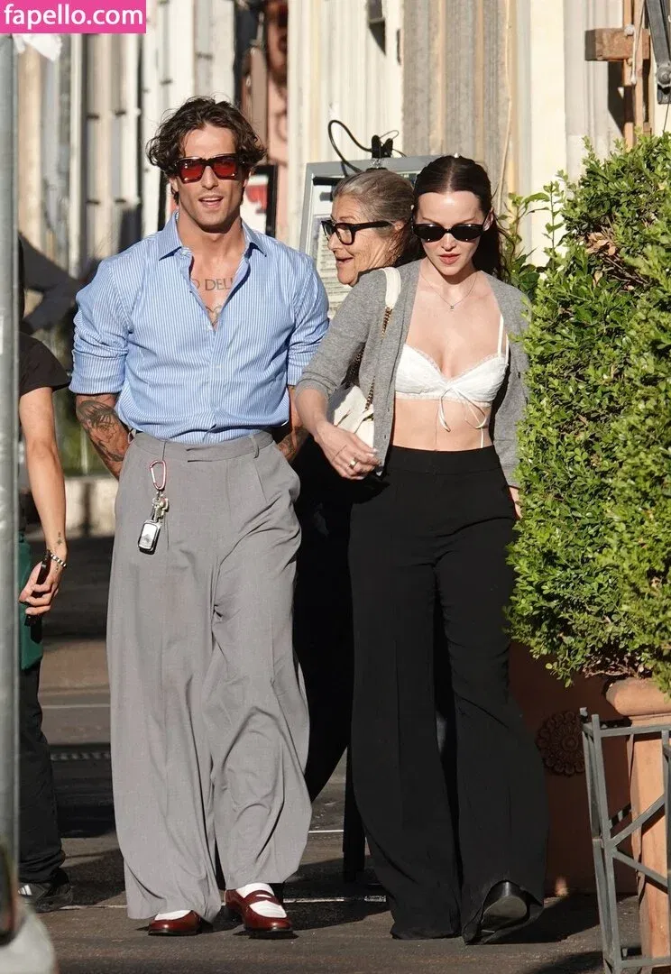 Dove Cameron Onlyfans Photo Gallery 