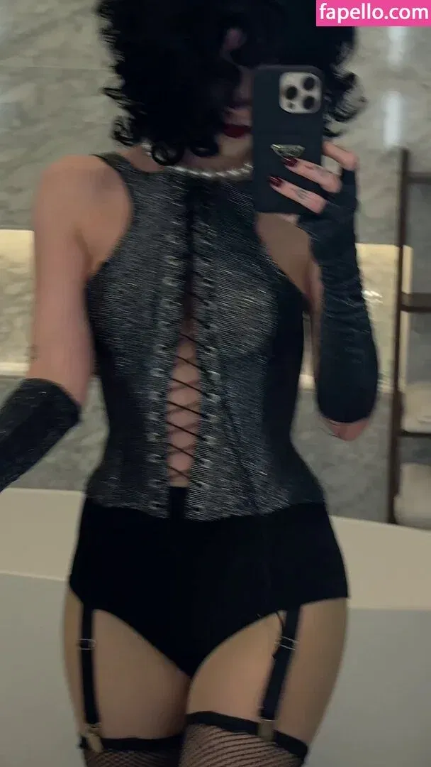 Dove Cameron Onlyfans Photo Gallery 