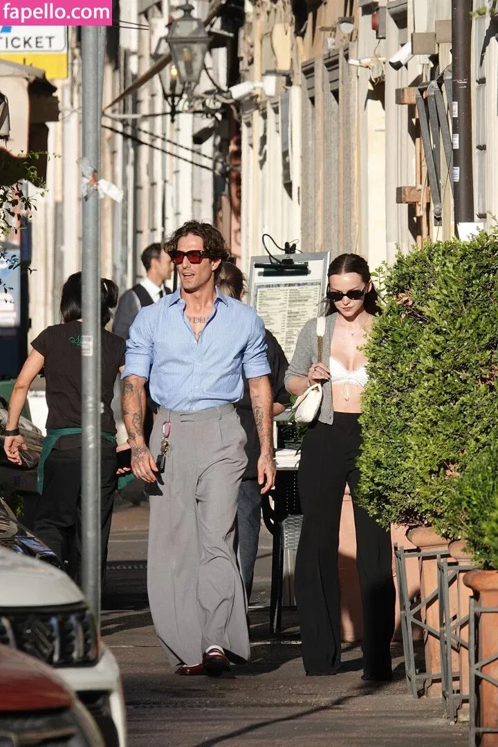 Dove Cameron Onlyfans Photo Gallery 