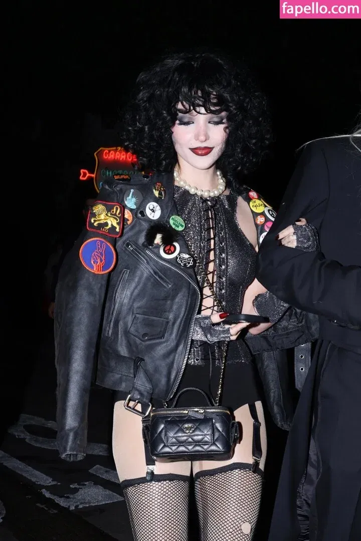 Dove Cameron Onlyfans Photo Gallery 