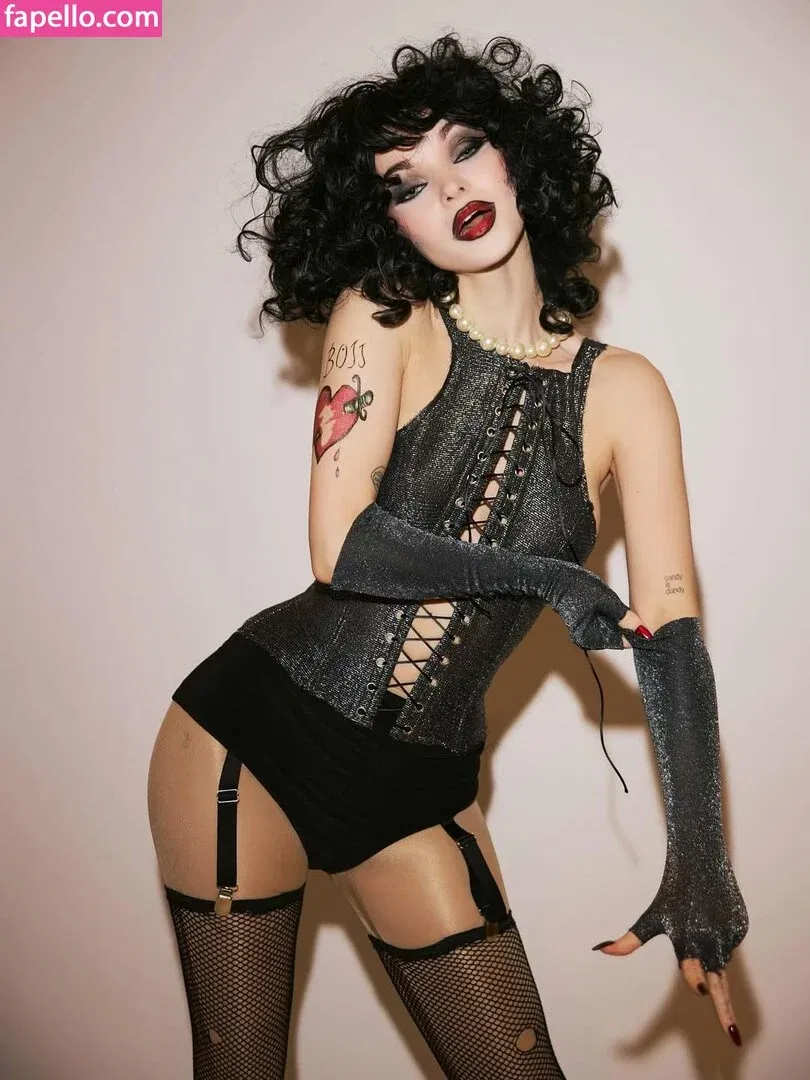 Dove Cameron Onlyfans Photo Gallery 