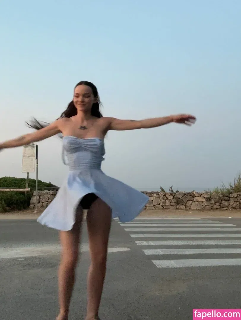 Dove Cameron Onlyfans Photo Gallery 