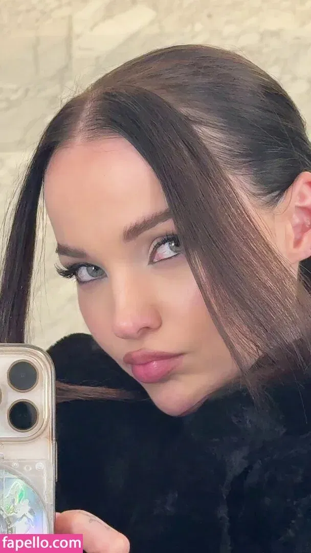 Dove Cameron Onlyfans Photo Gallery 