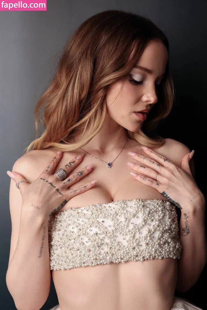 Dove Cameron Onlyfans Photo Gallery 