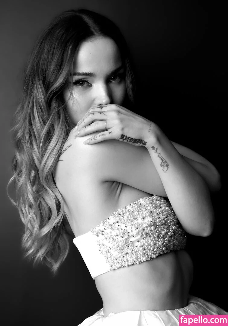 Dove Cameron Onlyfans Photo Gallery 