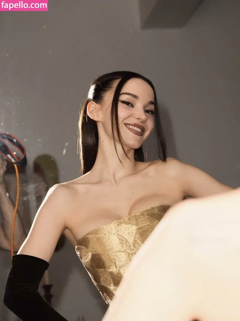 Dove Cameron Onlyfans Photo Gallery 