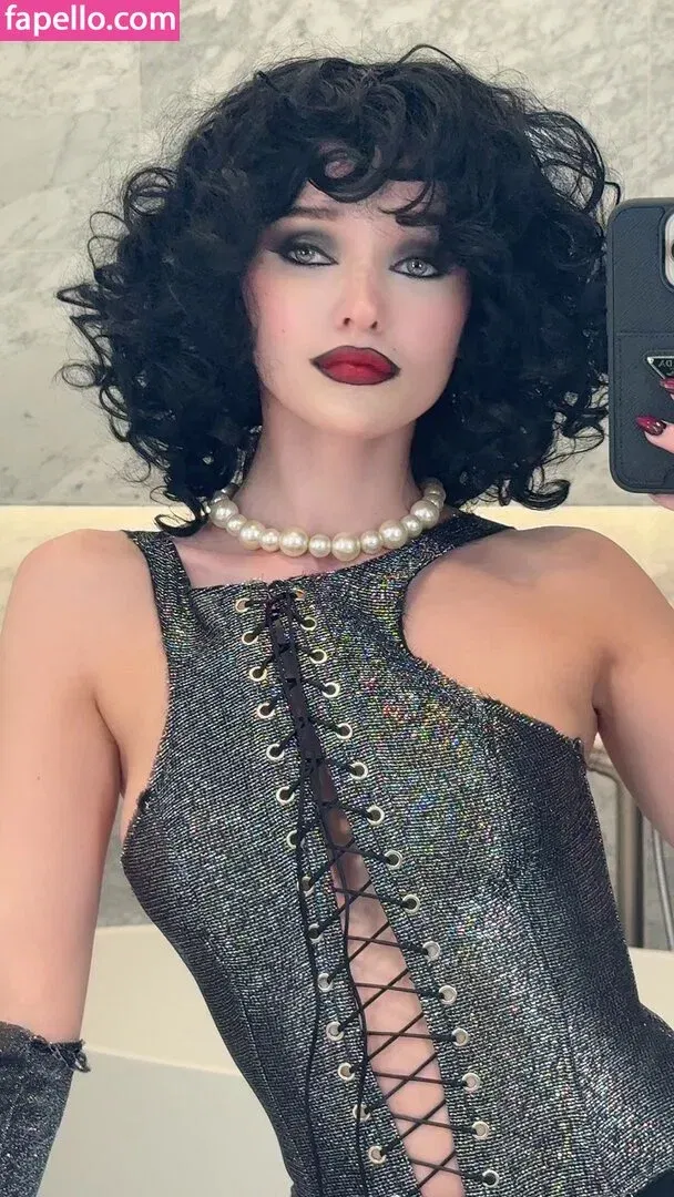 Dove Cameron Onlyfans Photo Gallery 