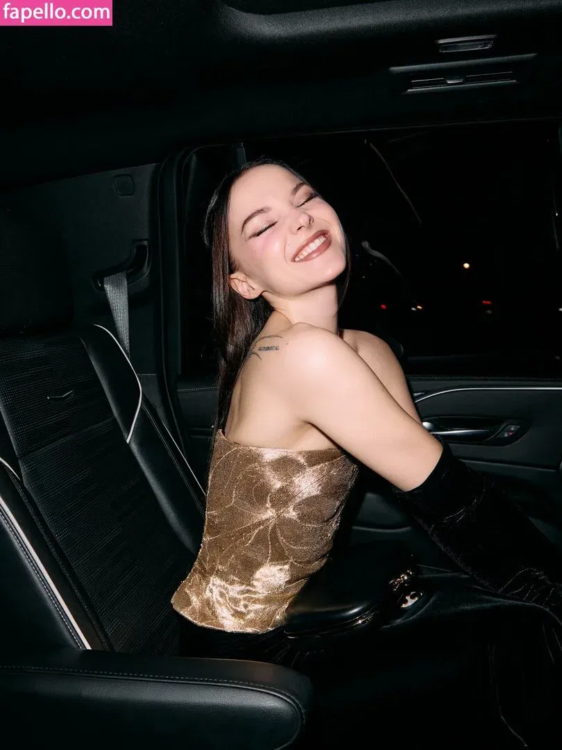 Dove Cameron Onlyfans Photo Gallery 