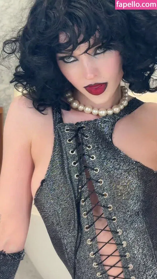 Dove Cameron Onlyfans Photo Gallery 