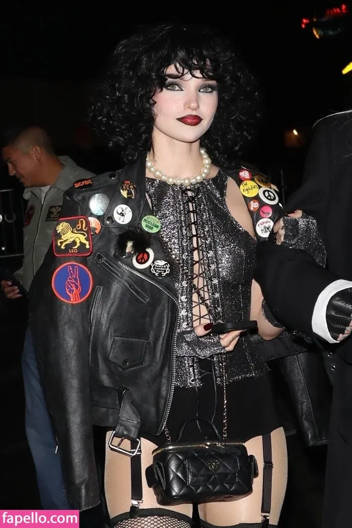 Dove Cameron Onlyfans Photo Gallery 