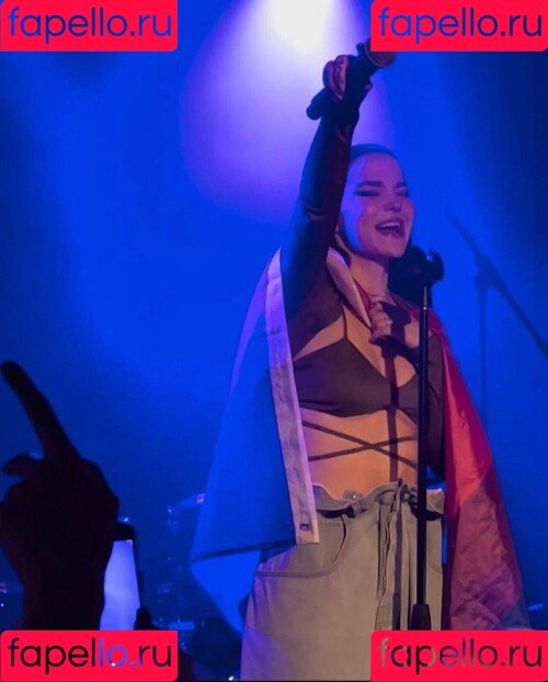 Dove Cameron Onlyfans Photo Gallery 