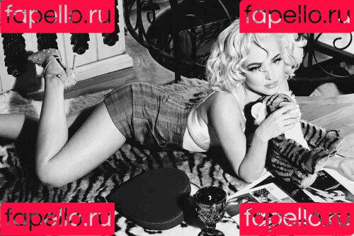 Dove Cameron Onlyfans Photo Gallery 